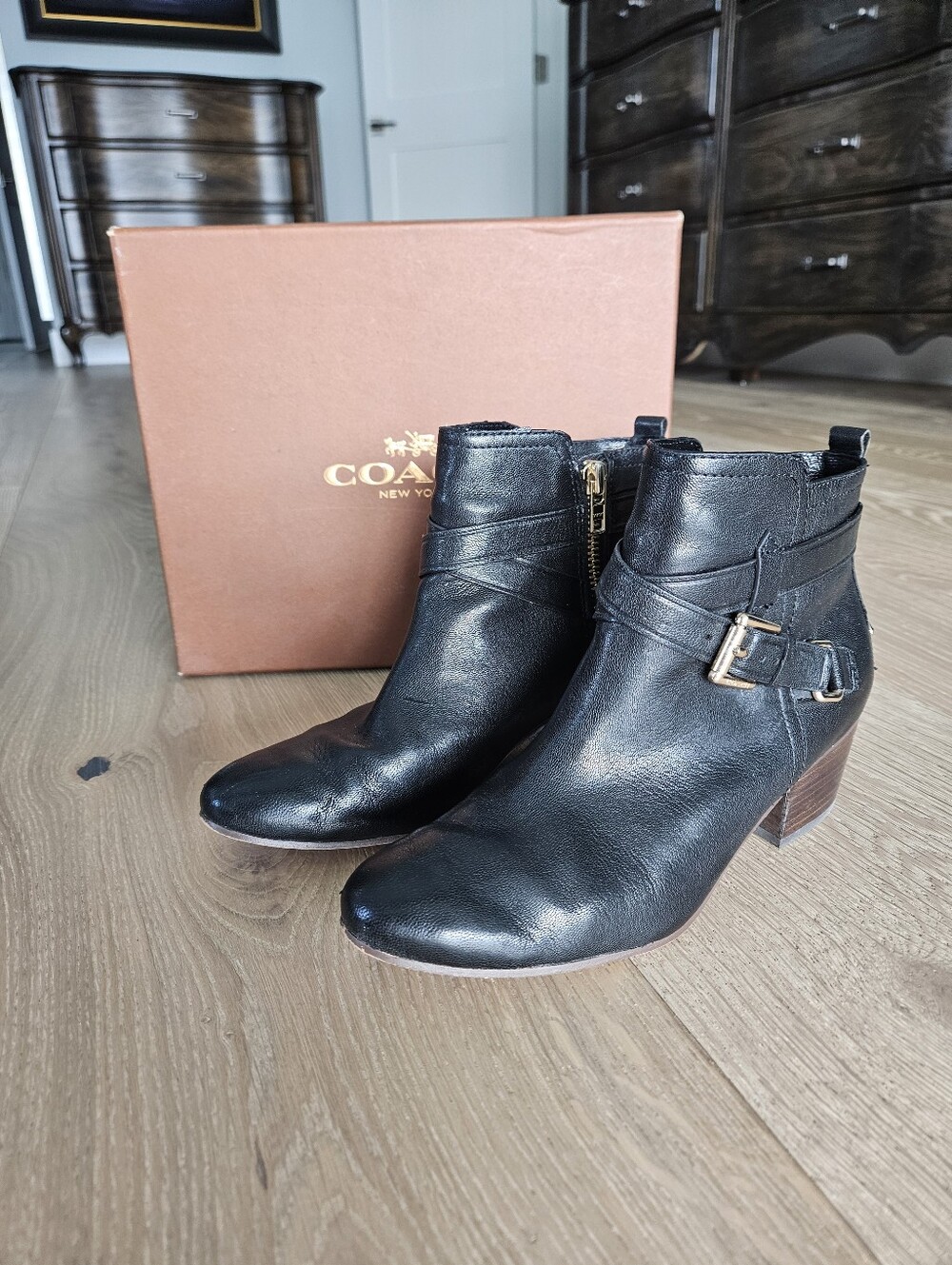 Coach Pauline Leather Bootie Black 7.5 EUC